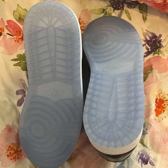 Air Jordan 1 Mid SE ‘Space Jam’ - Picture 4 of 6